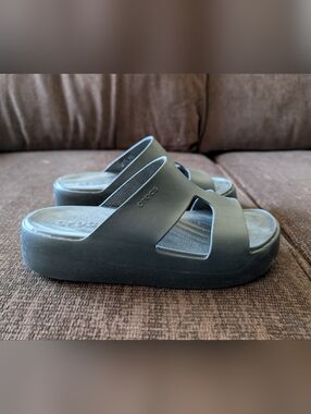 CROCS Black Platform Slide Sandals with Cutout Straps